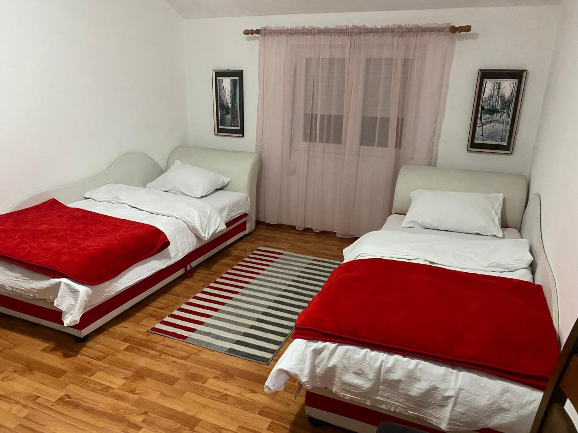Apartmani Breze بودغوريتْسا المظهر الخارجي الصورة